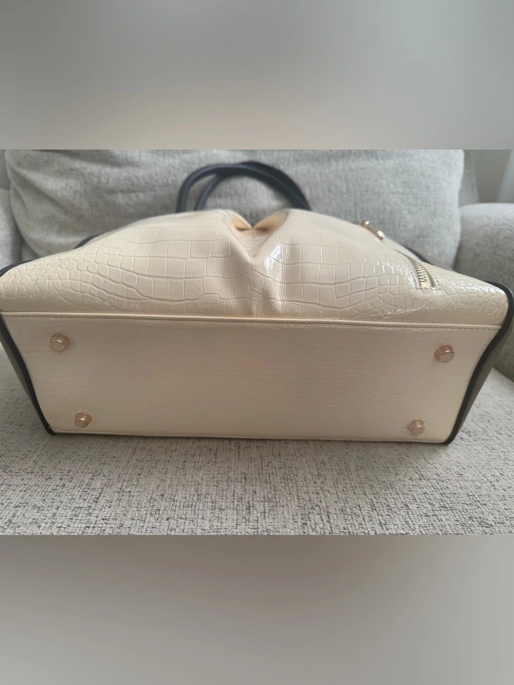 Gunas New York Bag